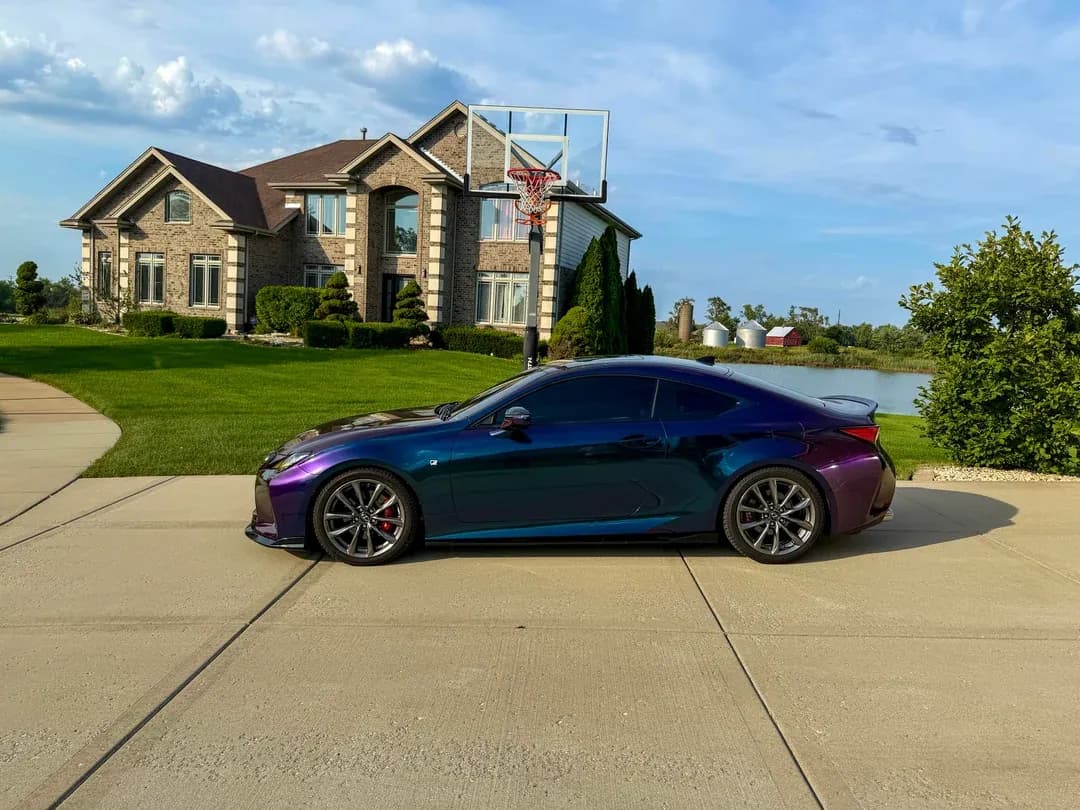 Один Lexus RC — синий, бирюзовый, фиолетовый и золотистый, медиа 10 из 10